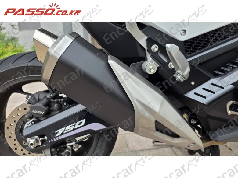 Honda Forza 750 - фото 6