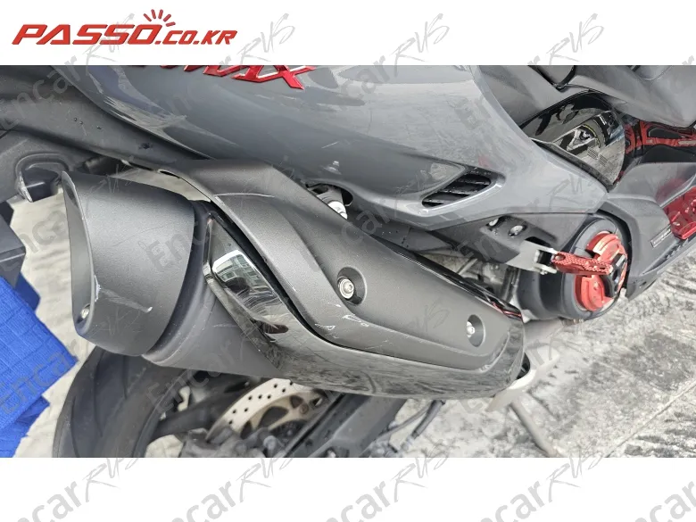 YAMAHA T MAX 560 - фото 4
