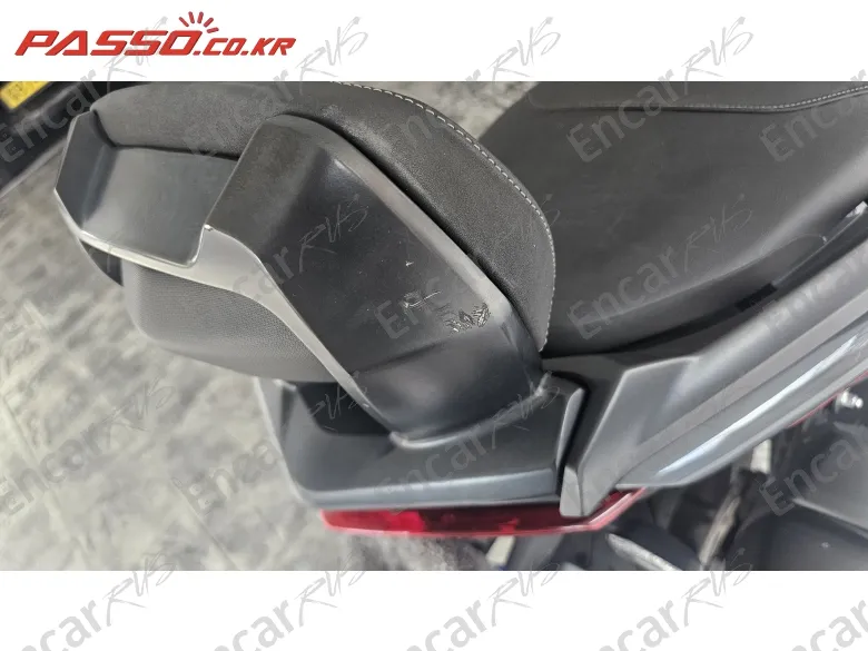 YAMAHA T MAX 560 - фото 5