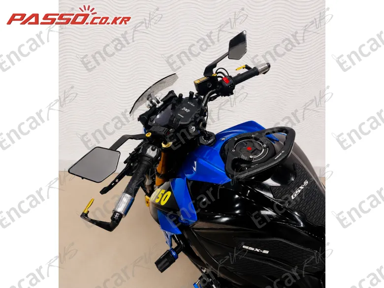 Suzuki Gsx S 750 - фото 3