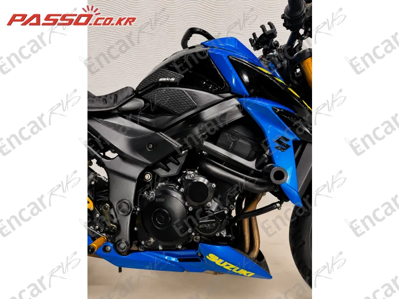 Suzuki Gsx S 750 - фото 4