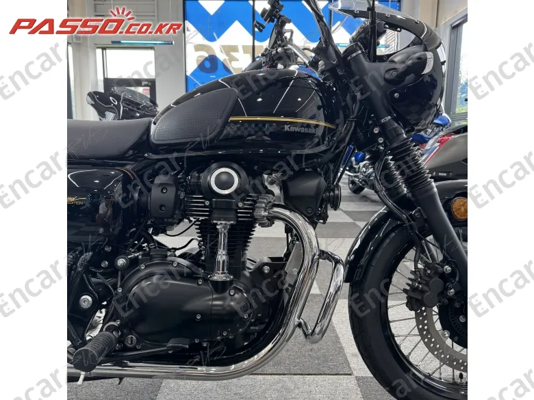 KAWASAKI W 800 CAFE - фото 4