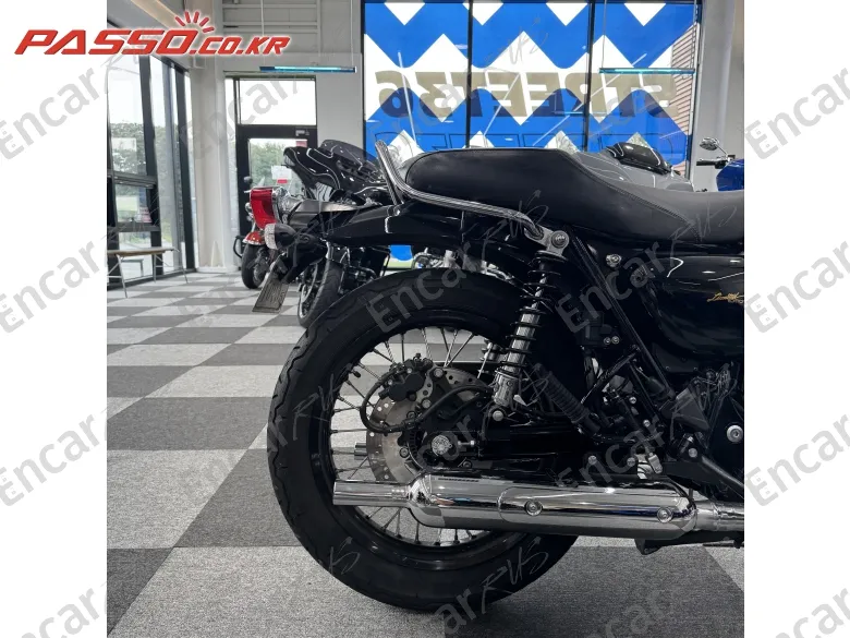 KAWASAKI W 800 CAFE - фото 5