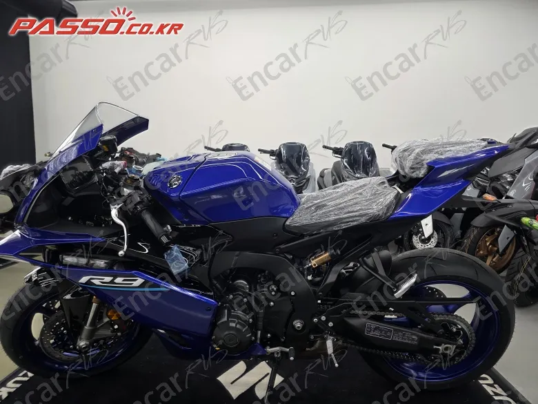 Yamaha Yzf R1 - фото 1