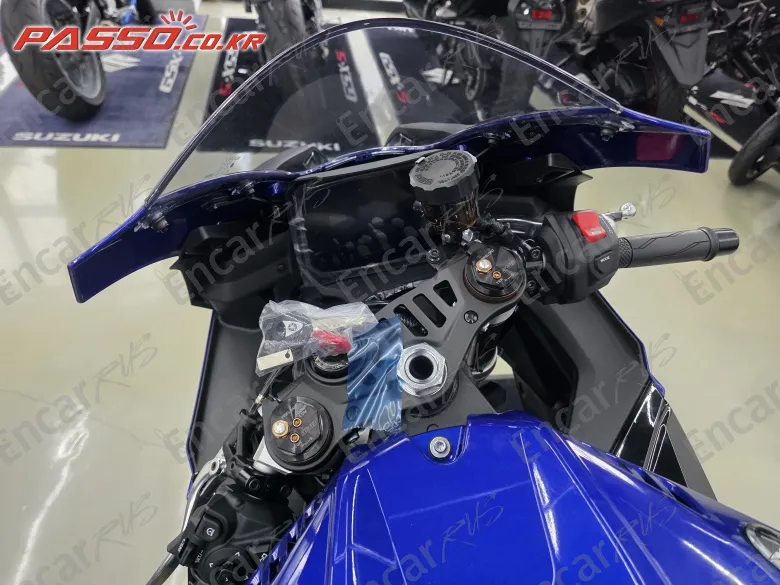 Yamaha Yzf R1 - фото 3