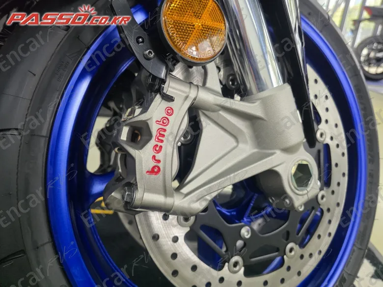 Yamaha Yzf R1 - фото 5