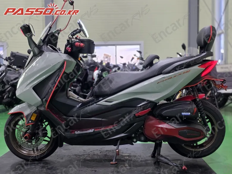 Honda Forza 350 - фото 1