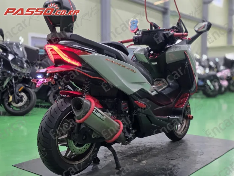 Honda Forza 350 - фото 6