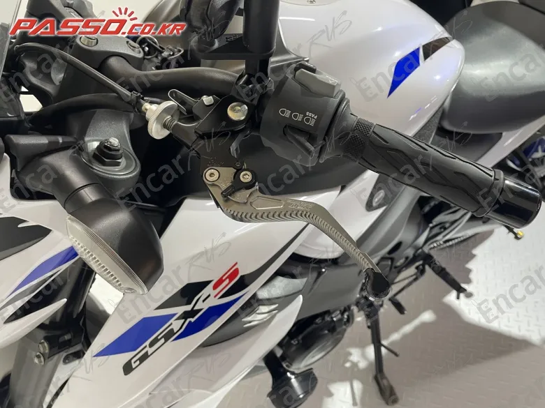 Suzuki Gsx S 1000 - фото 3