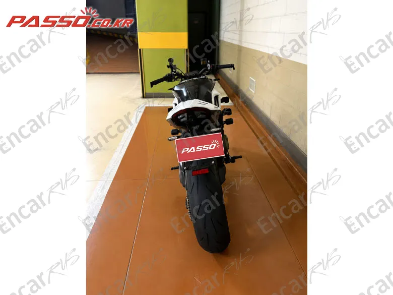 Ducati Streetfighter V4 S - фото 2