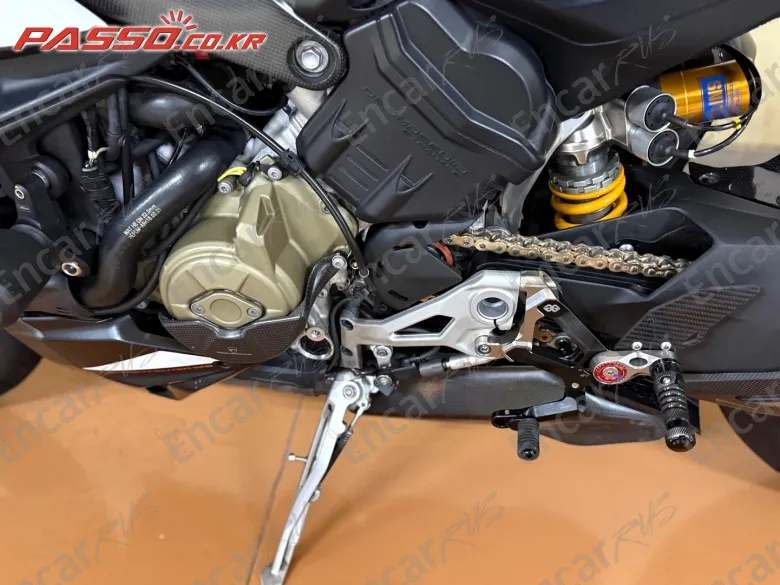 Ducati Streetfighter V4 S - фото 4