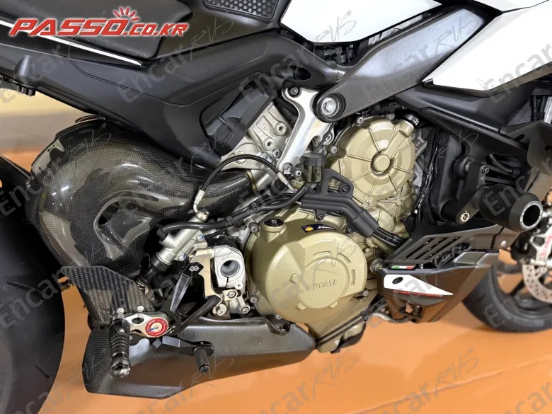 Ducati Streetfighter V4 S - фото 6