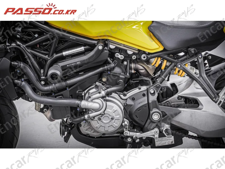 DUCATI MONSTER 821 - фото 4