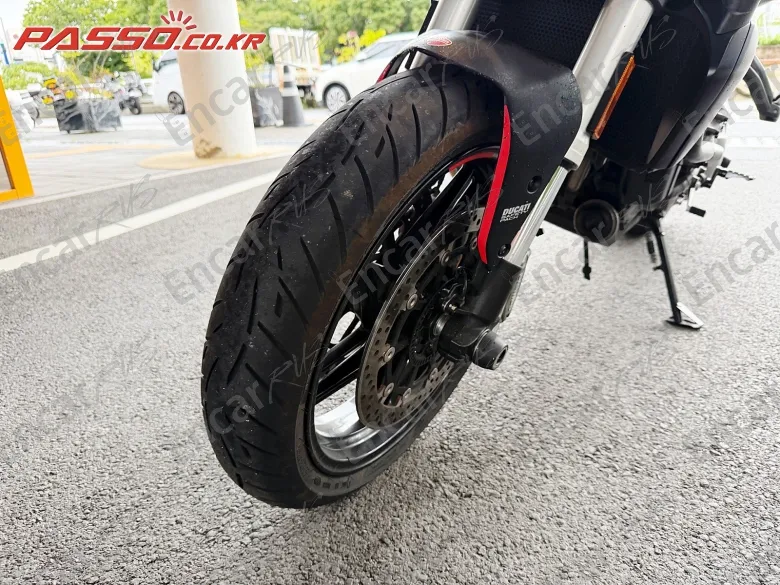 DUCATI MONSTER 821 STEALTH - фото 5