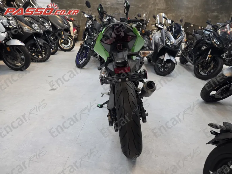 Kawasaki Ninja 400 ABS - фото 2