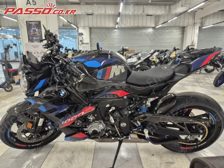 Bmw M 1000 R - фото 1