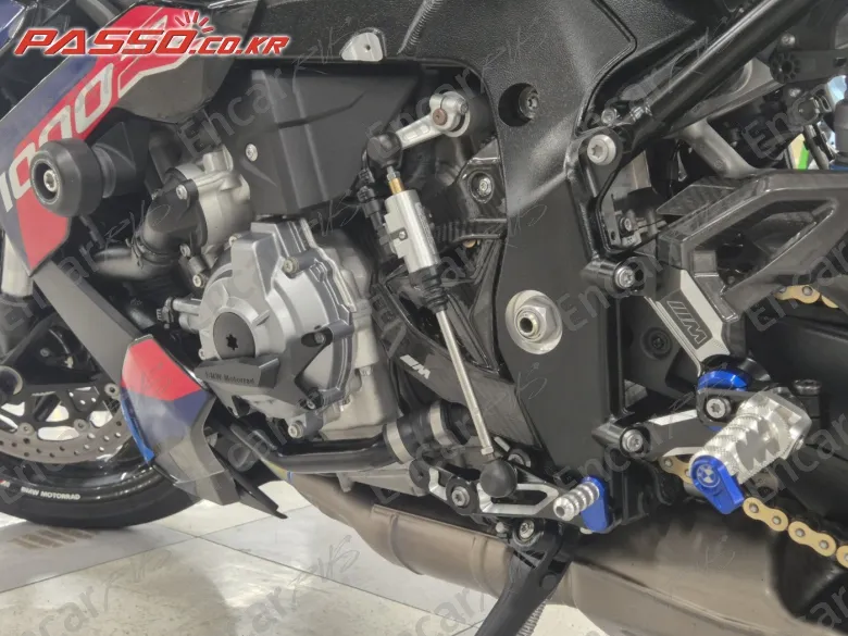 Bmw M 1000 R - фото 6