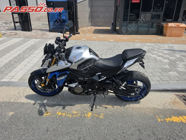 Suzuki Gsx S 1000 - фото 1