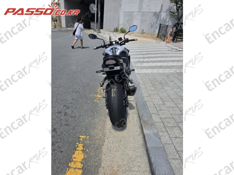 Suzuki Gsx S 1000 - фото 2