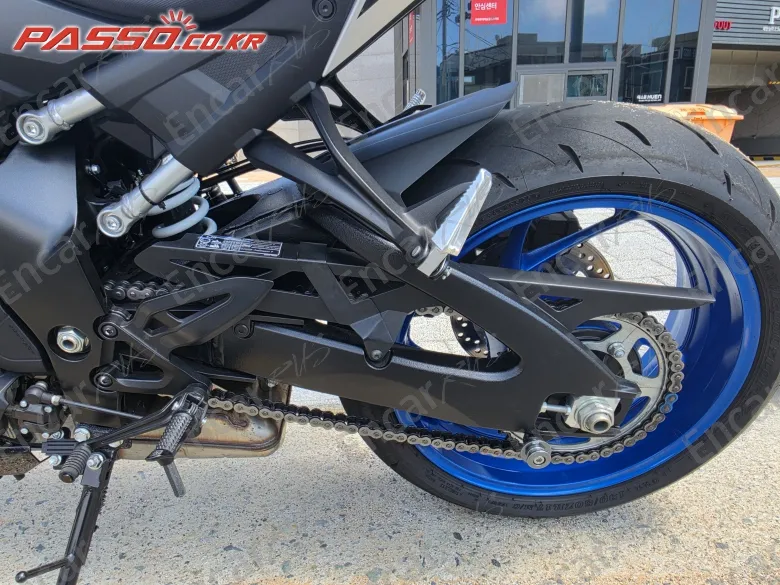 Suzuki Gsx S 1000 - фото 6