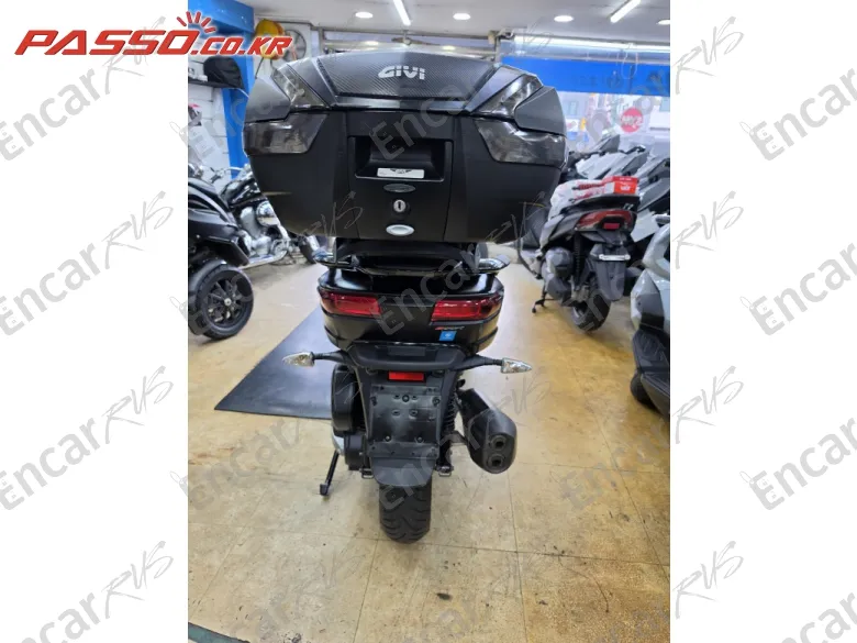 Piaggio Mp3 500 - фото 2