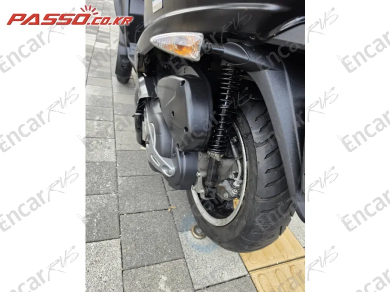 Piaggio Mp3 500 - фото 4