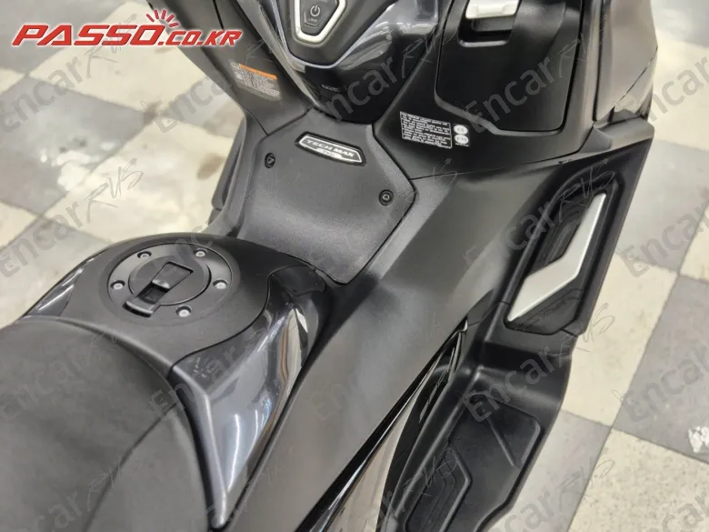 Yamaha T Max 560 - фото 6