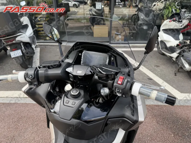 Honda Forza 750 - фото 3