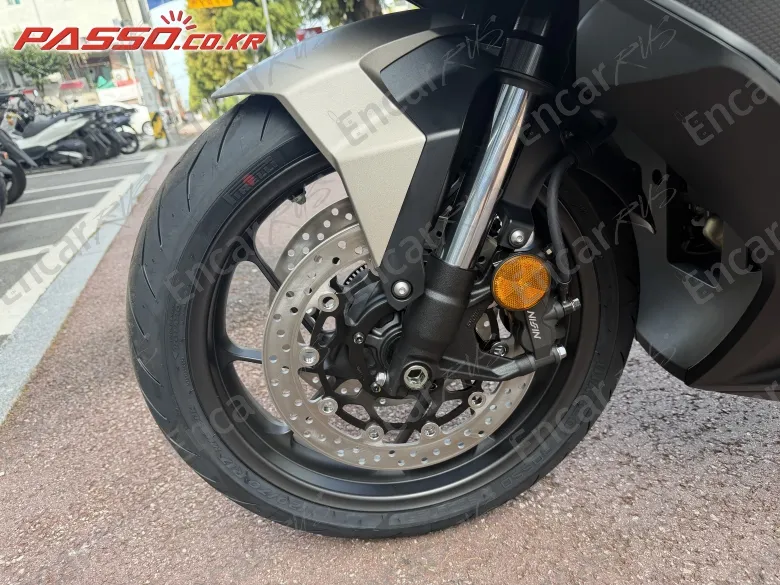 Honda Forza 750 - фото 5