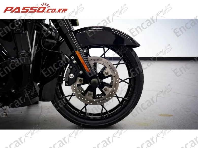 Harley-Davidson Flhx - фото 5