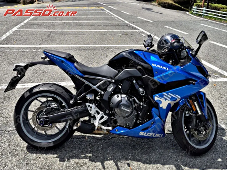 SUZUKI GSX 8 R - фото 0