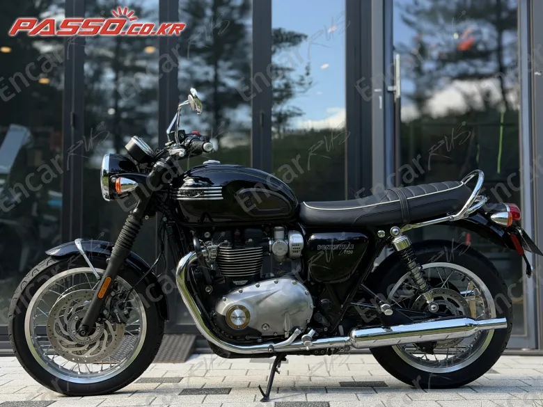 Triumph Bonneville T120 - фото 1