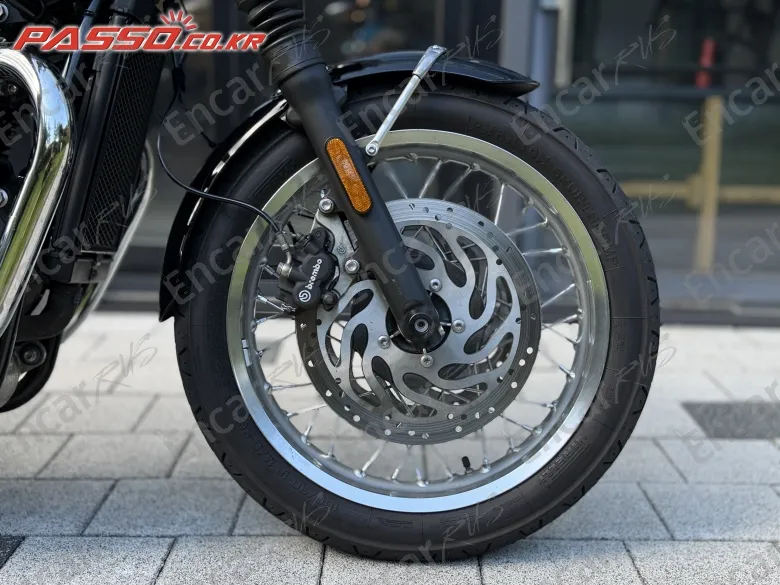 Triumph Bonneville T120 - фото 5