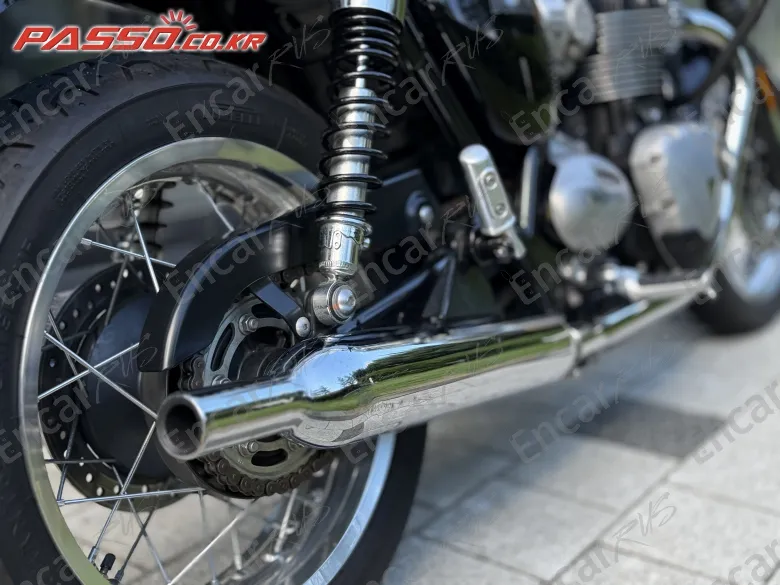 Triumph Bonneville T120 - фото 6