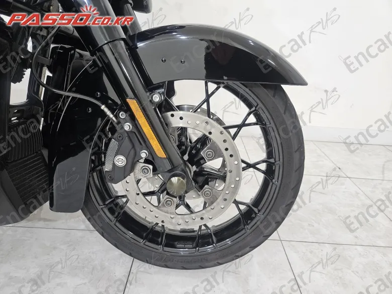 Harley-Davidson Flhxs Street Glide Special - фото 5