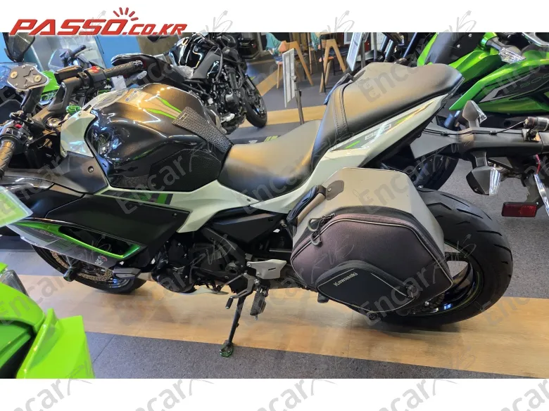 KAWASAKI NINJA 650 - фото 1
