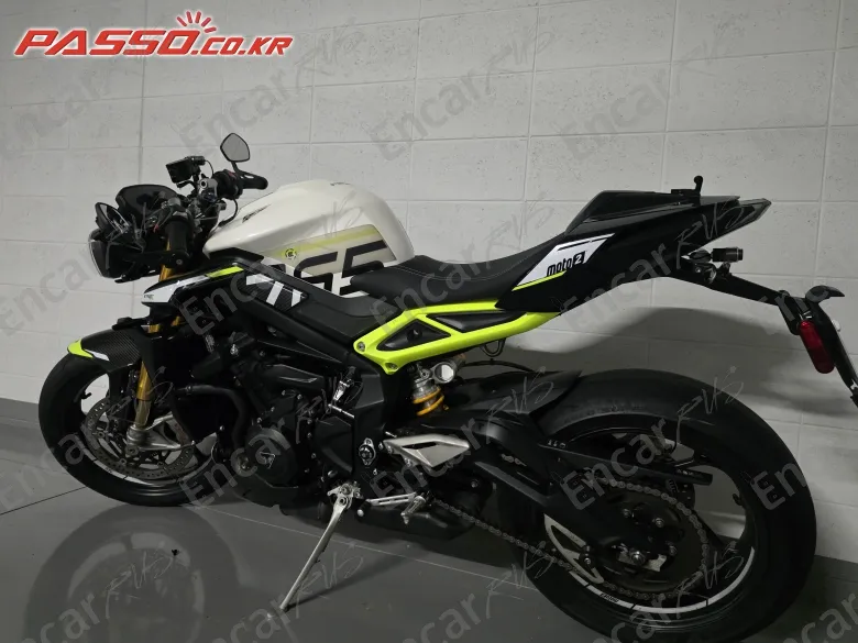 TRIUMPH STREET TRIPLE 765 MOTO2™ EDITION - фото 2