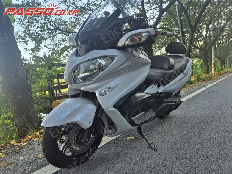SUZUKI BURGMAN 650 EXECUTIVE - фото 1