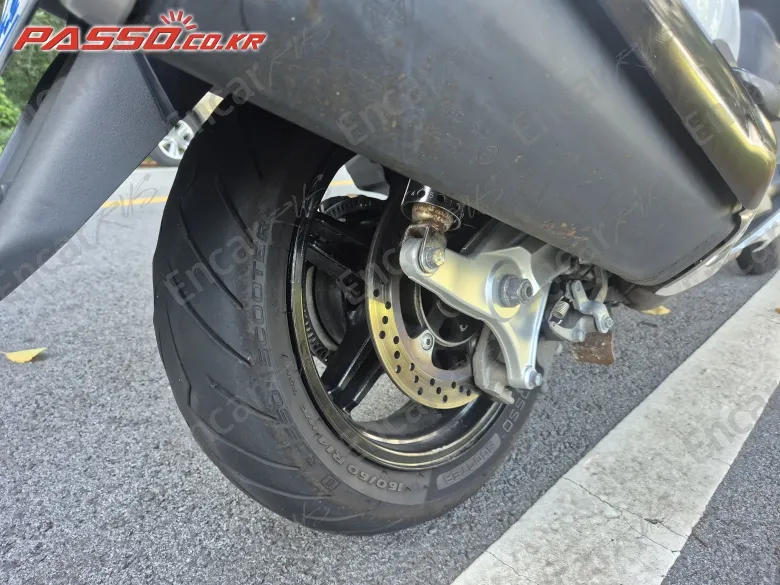 SUZUKI BURGMAN 650 EXECUTIVE - фото 6
