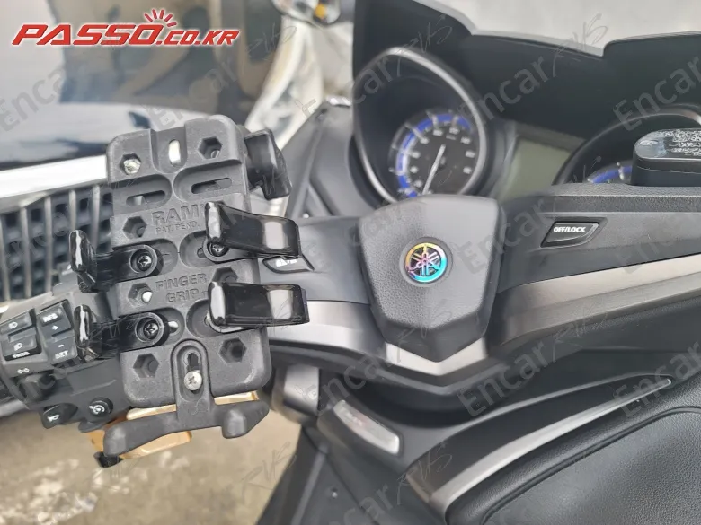 Yamaha T Max 560 - фото 3