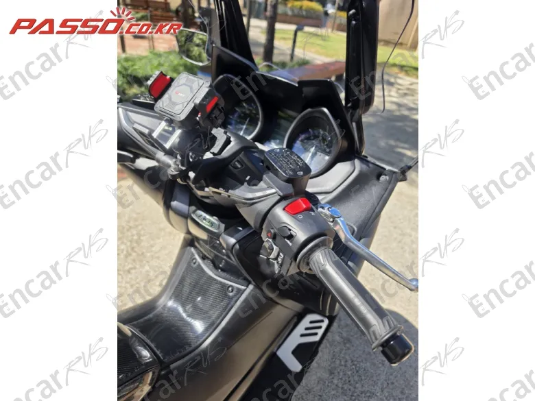 Yamaha T Max 560 - фото 3