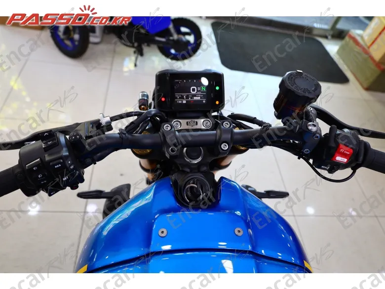 YAMAHA XSR 900 - фото 1