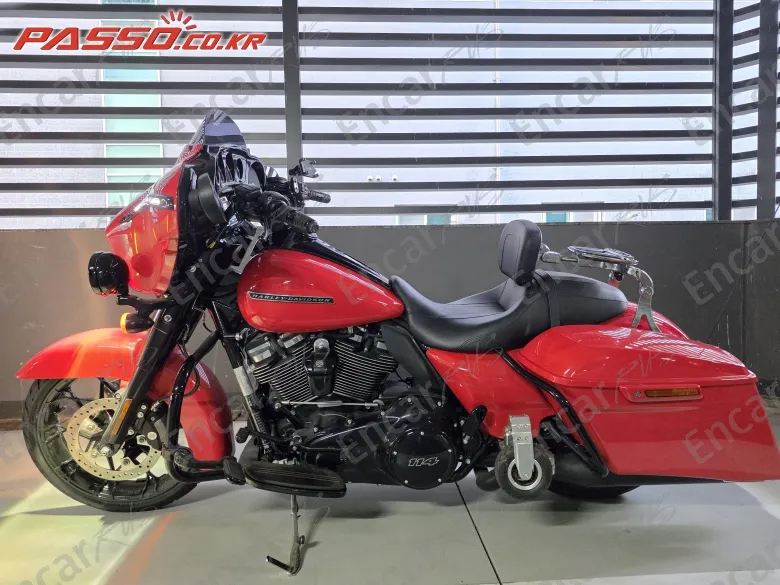 Harley-Davidson Flhxs Street Glide Special - фото 1