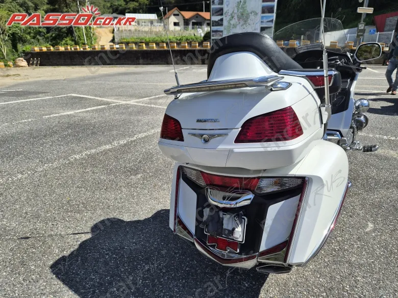 Honda Goldwing 1800 - фото 2
