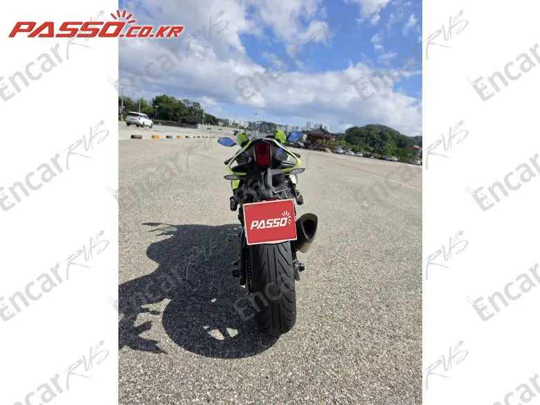 Yamaha Yzf R1 - фото 2
