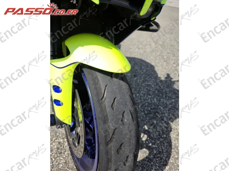 Yamaha Yzf R1 - фото 4