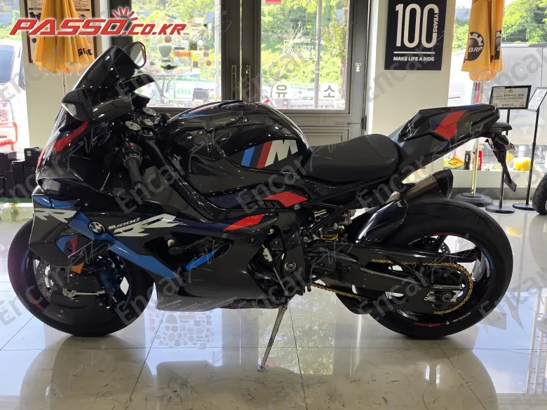 BMW M 1000 RR - фото 1
