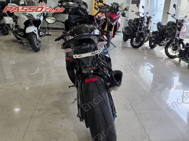 BMW M 1000 RR - фото 2