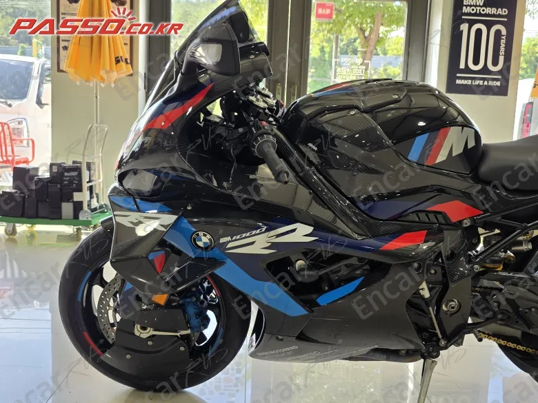 BMW M 1000 RR - фото 3
