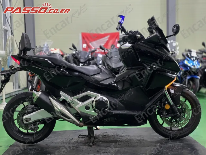 Honda Forza 750 - фото 0
